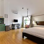Leaf Signature Hotel - Lá Group